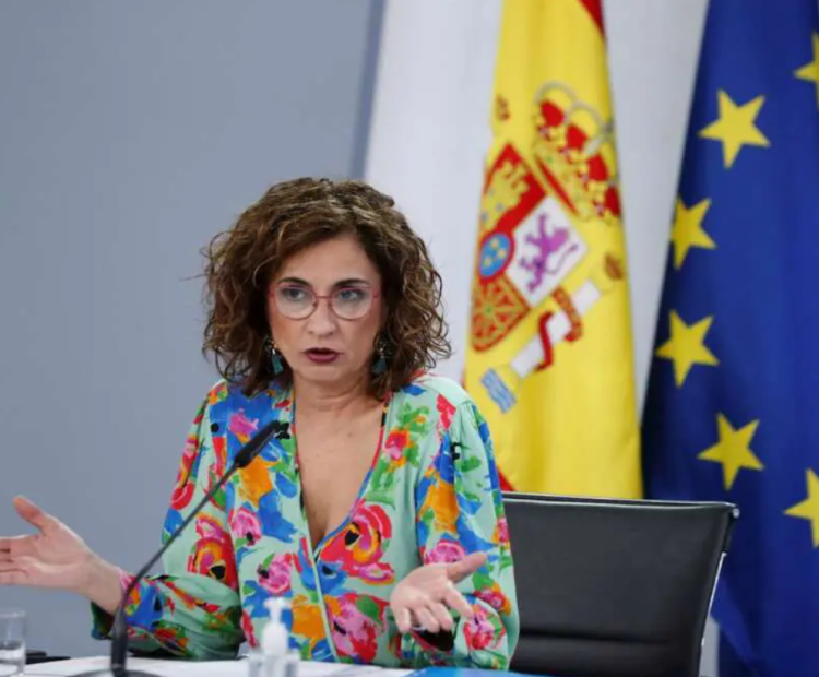 Los altos funcionarios, en pie de guerra contra el Gobierno por discriminarles del teletrabajo