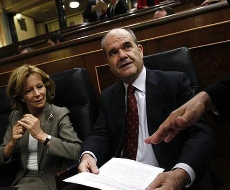 Los funcionarios denuncian un nuevo tijeretazo a sus sueldos